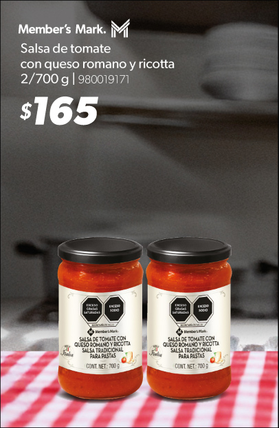 Salsa de tomate con queso romano